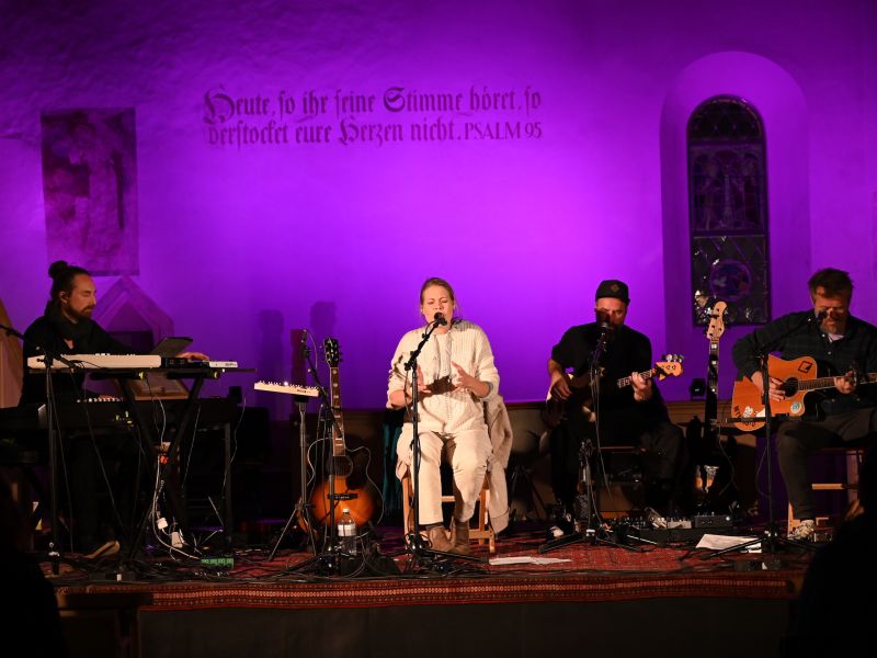 Jaël Acoustic in der reformierten Kirche Zweisimmen